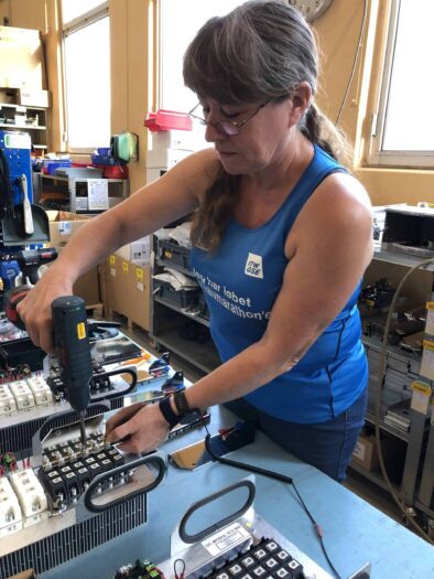 Marianne Rasmussen mounts modules for PCAs Half Marathon